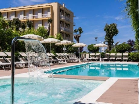 Hotel Alexander, Pool