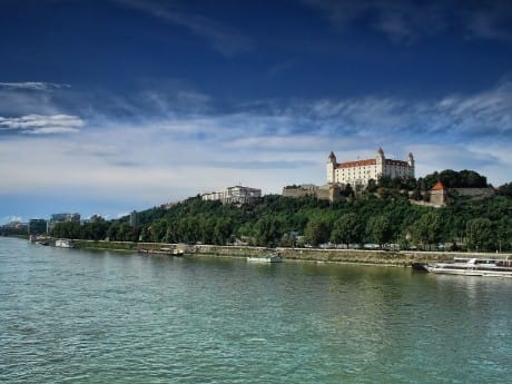 Schloss und Donau, Bratislava