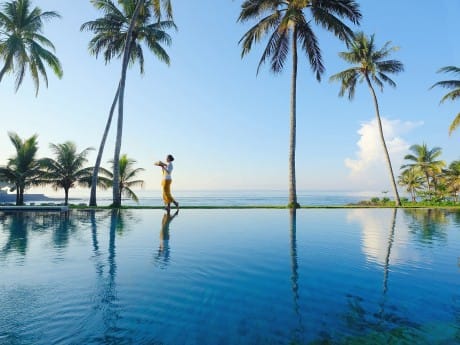 Infinity Pool im Candi Beach