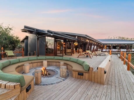 Rhino Ridge Safari Lodge