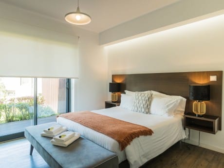 Zimmerbeispiel, Volcanic Charming House