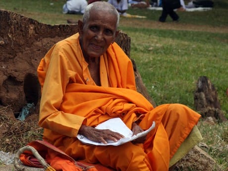 Mönch in Anuradhapura