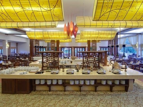 Restaurant im Emeralda Resort