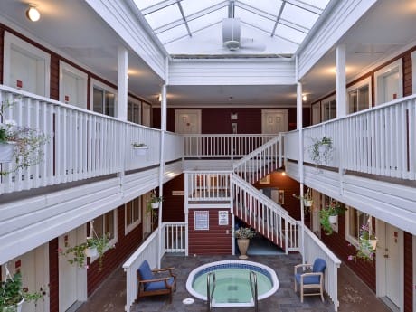 Downtown Hotel Dawson - Interior