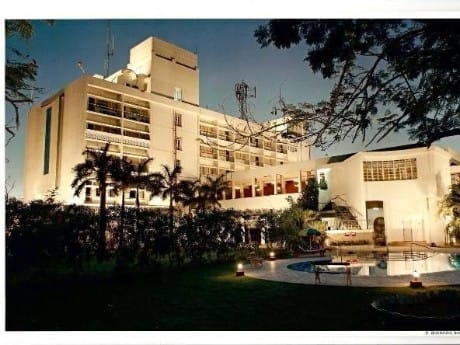 Fortune Pandiyan Hotel_Außenansicht