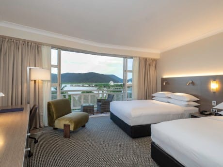 DoubleTree By Hilton Cairns Room