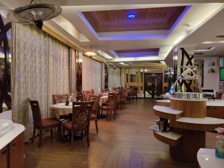 Crescent Resort - Restaurant