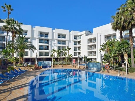 Die Poolanlage des Sol Torremolinos 