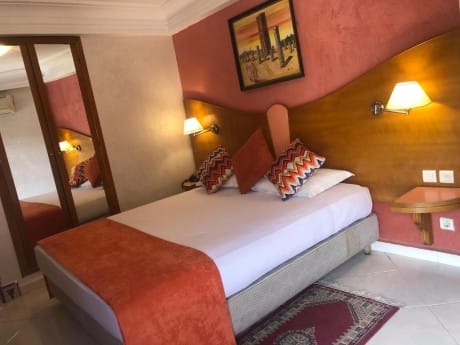Fez, Hotel Mounia, bedroom