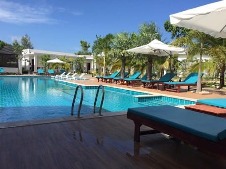 Poolbereich des Mangrove River Resorts