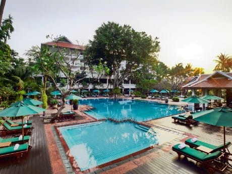 Der Pool des Anantara Riverside