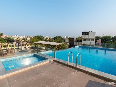 Hotel Ramada Egmore Pool